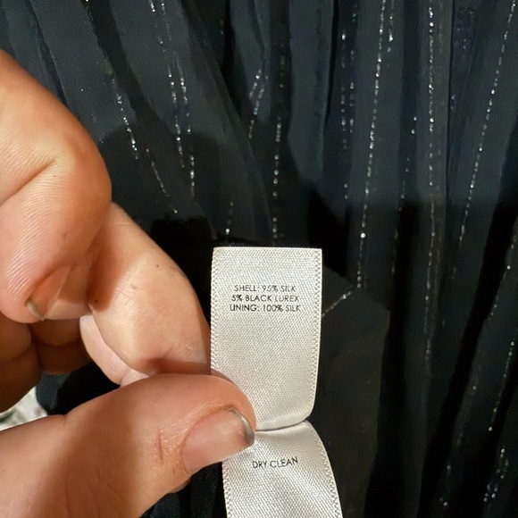 Unsubscribed silk black and silver long sleeve flowy pleated lined blouse - Picture 7 of 8